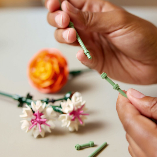 LEGO® 10342 Botanicals Daili rausvų gėlių puokštė