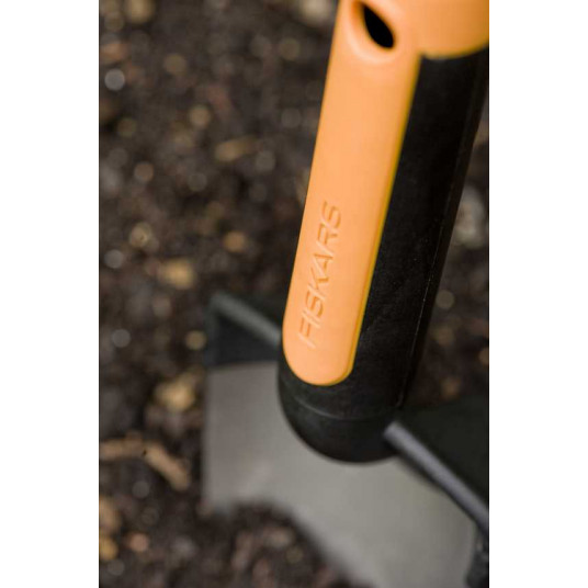 Daržininko kastuvėlis Fiskars Premium (1000726)