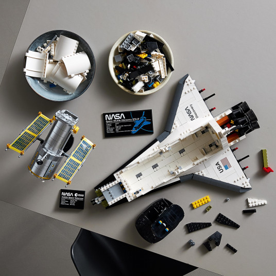 LEGO® 10283 ICONS NASA daugkartinis erdvėlaivis „Discovery“