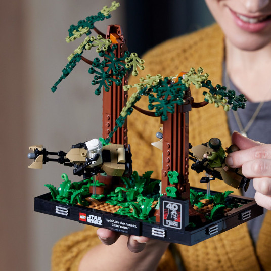 LEGO® 75353 Star Wars™ Endoro™ greitaeigio motociklo gaudynių diorama