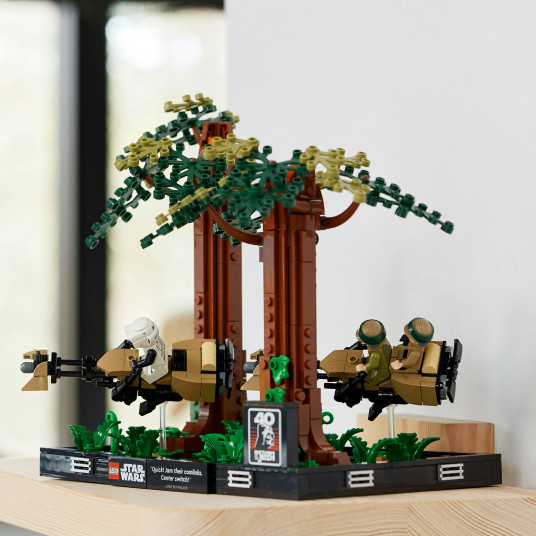 LEGO® 75353 Star Wars™ Endoro™ greitaeigio motociklo gaudynių diorama