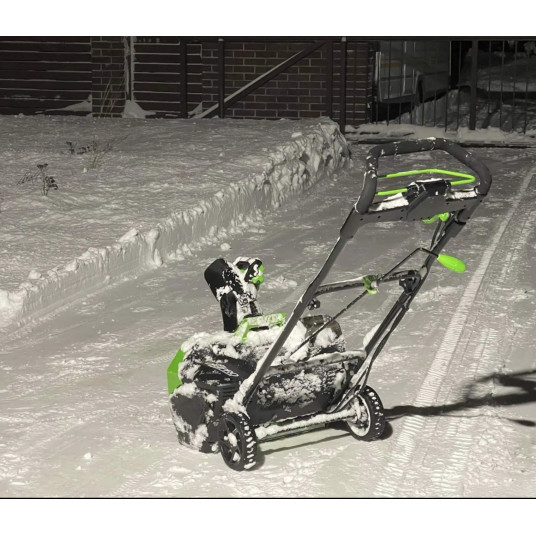 Akumuliatorinis sniego valytuvas Greenworks GD40STK4X, 40 V, (2x4.0Ah + krov.)