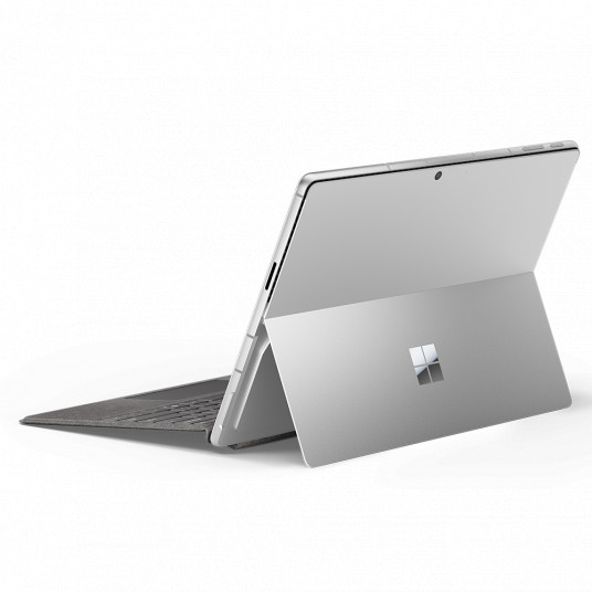 Nešiojamas kompiuteris Microsoft Surface Pro – Copilot + PC – 13” touchscreen – Snapdragon® Plus – 16GB Memory – 256GB SSD – 11th Edition – Platinum