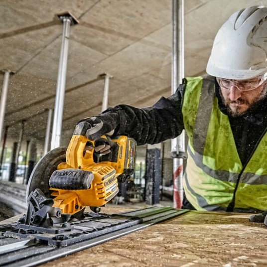 DEWALT DCS579NT-XJ Nešiojamasis diskinis pjūklas 19 cm Juoda, Pilka, Geltona 5800 RPM