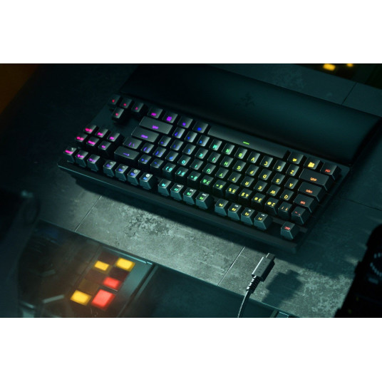 RAZER Huntsman V2 Tenkeyless (Red Switch) žaidimų klaviatūra US RZ03-03940100-R3M1