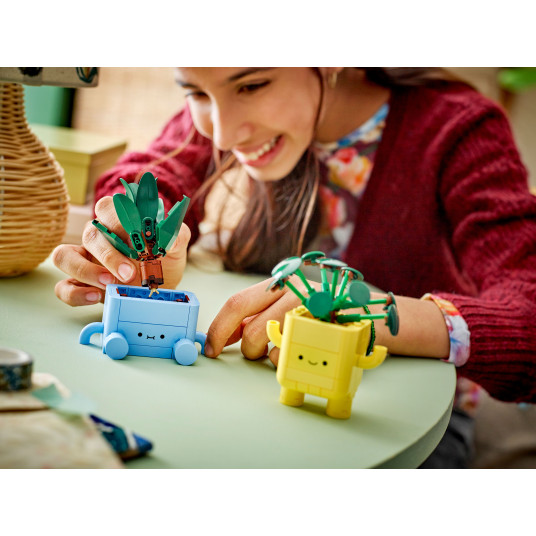 „LEGO® 10349 Botanicals“ linksmi augalai