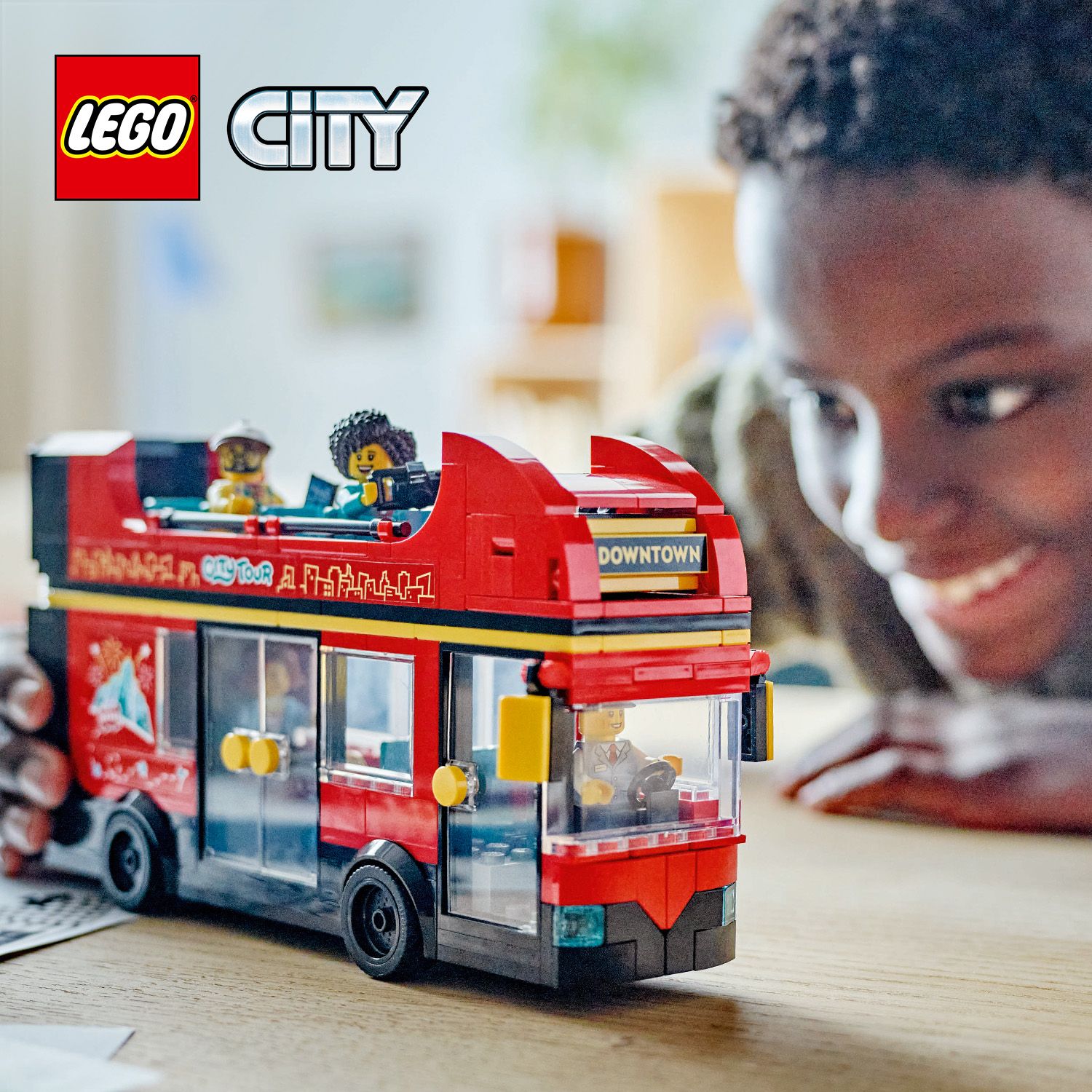 LEGO® City kahekorruseline mudelbuss