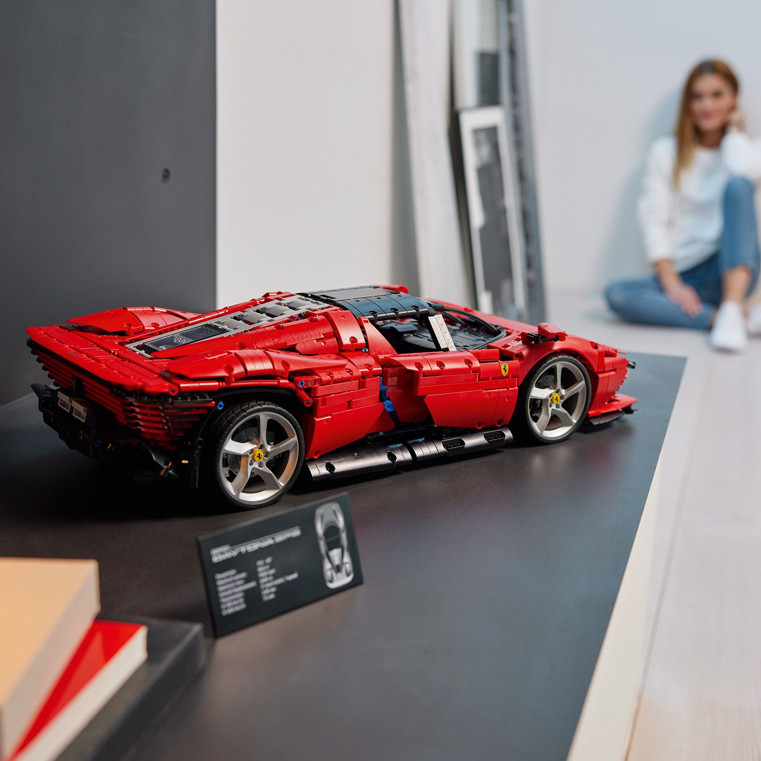 Išdidžiai eksponuokite savo „Ferrari“